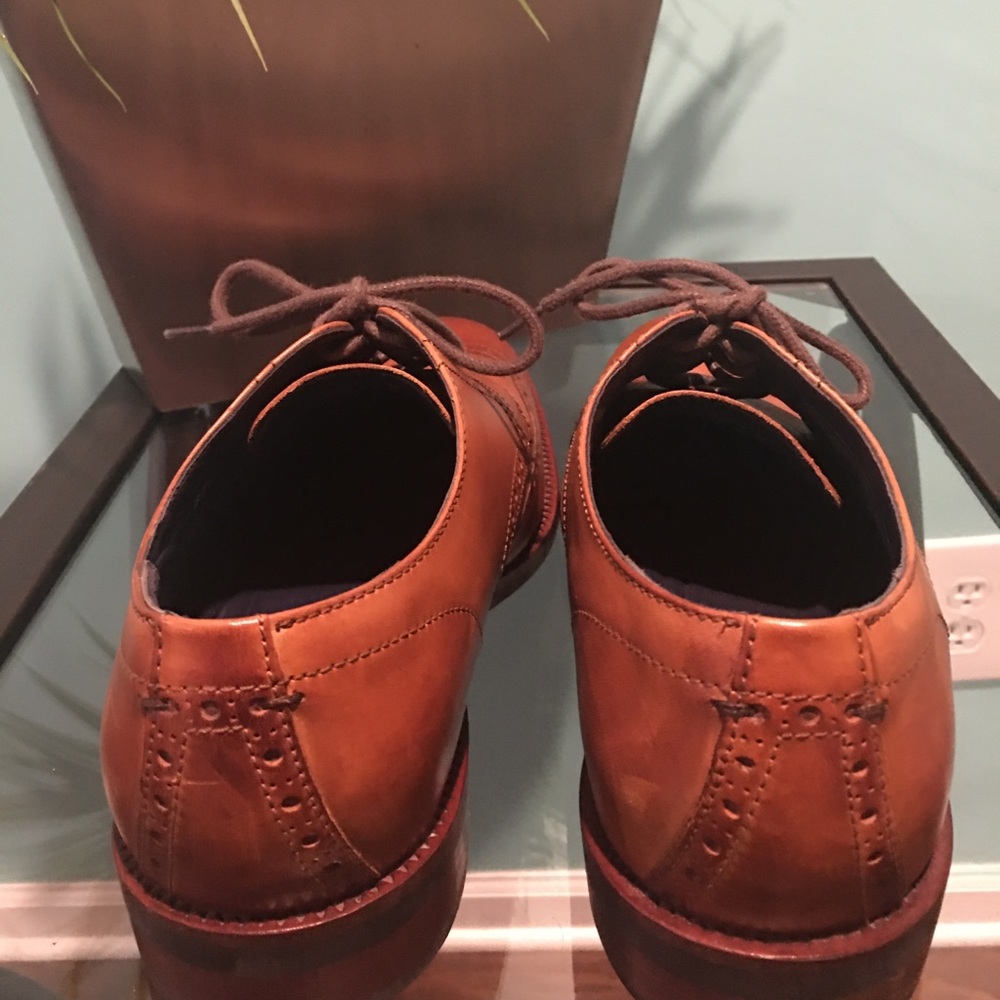 Cole Haan Wing Tip shoes Size 9 - Picture 4 of 6